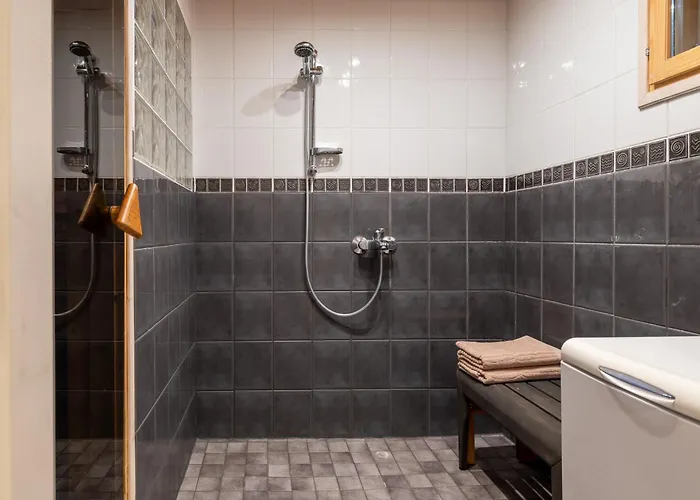 Oo-la-laa By Hi Yllaes Ylläsjärvi